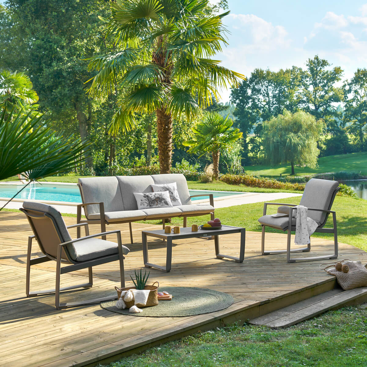 BOREANE Hazelnut & Coffee Garden Furniture Set